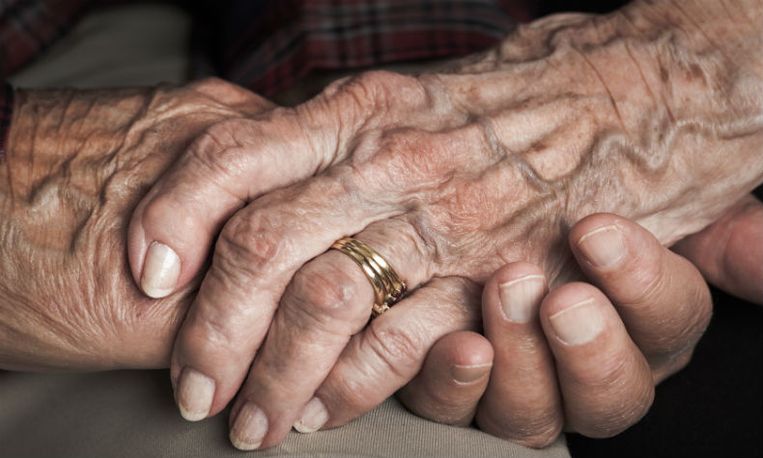 Gestorven door een gebroken hart koppel overlijdt 2 dagen