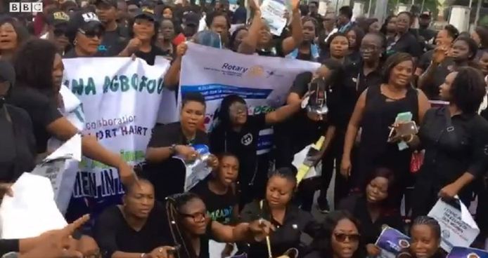 De ‘passieve reactie’ van de politie op de moorden in Port Harcourt veroorzaakte een golf van protesten van vrouwelijke activisten.