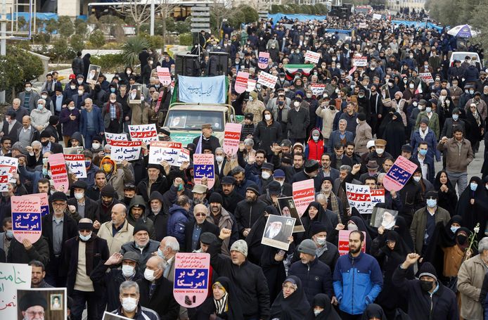 De spotprenten die Charlie Hebdo publiceerde, leidde tot anti-Franse protesten in de Iraanse hoofdstad Teheran. (13/01/23)