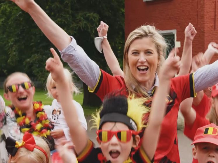 #REDCHALLENGE. Ook Annelies Verlinden juicht in Schoten mee voor de Rode Duivels 