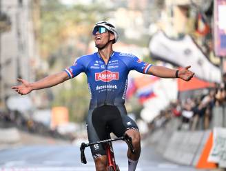 Van der Poel zet Pogacar, Ganna en Van Aert op hun nummer op de Poggio en wint Milaan-Sanremo