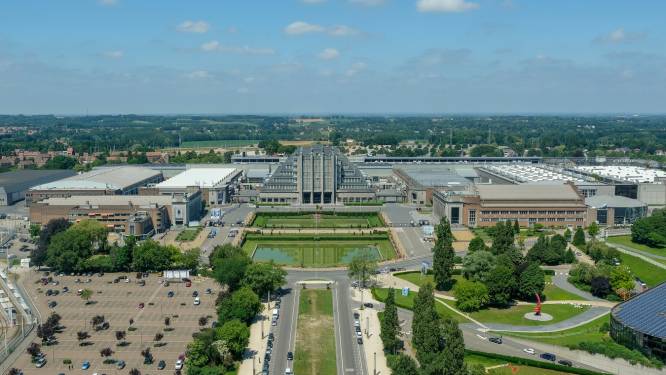 Plus de 11.000 panneaux solaires installés sur les toits de Brussels Expo