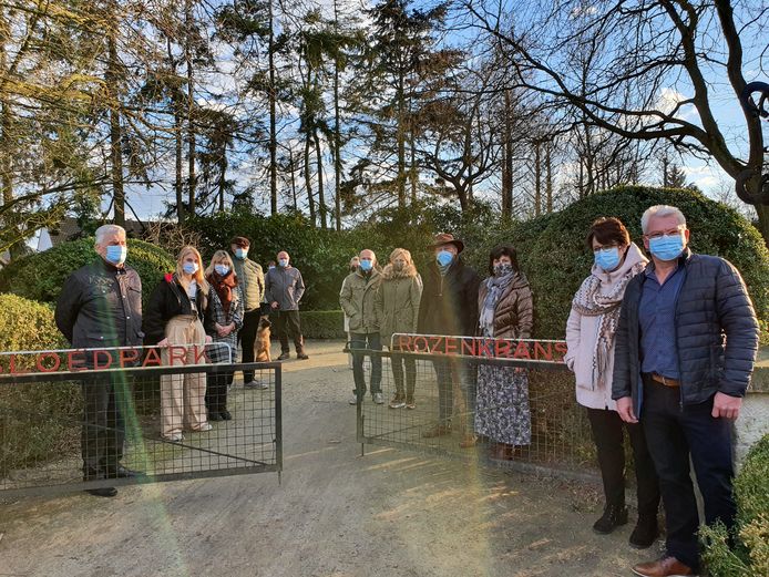 Buurtbewoners van het Rozenkranspark willen niet dat hun parkje verdwijnt.