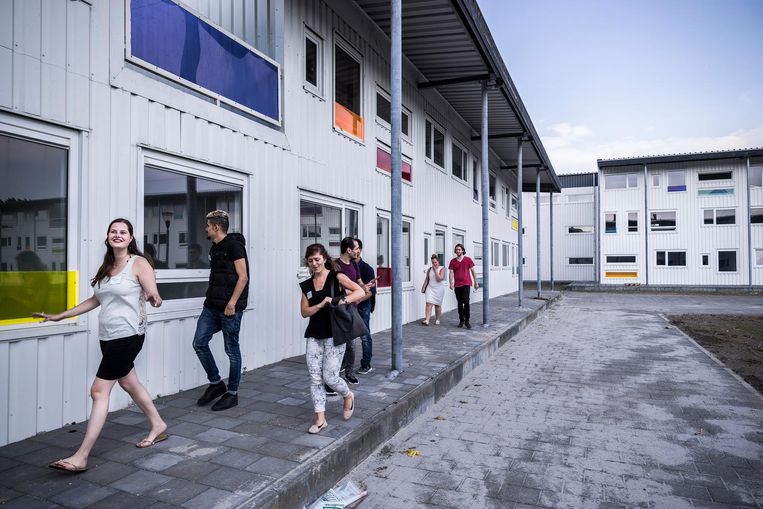 Startblok Riekerhaven was in 2016 het eerste gemengde wooncomplex waar studenten en statushouders samenwoonden. Beeld Rink Hof