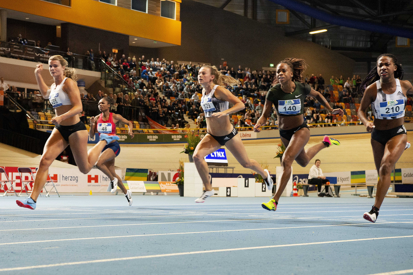 Apeldoorn mikt nu op EK indoor atletiek in 2023 Foto AD.nl