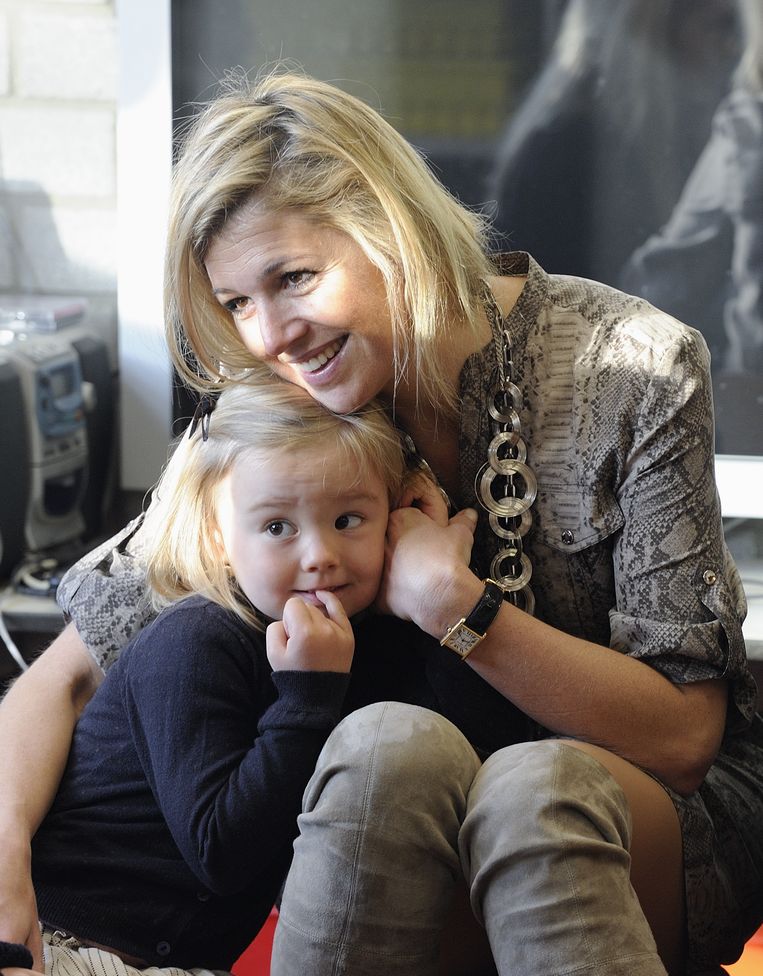 Prinses Ariane op haar eerste dag op de basisschool. De jongste dochter van prinses Máxima en prins Willem-Alexander werd door haar ouders en zusjes naar de Bloemcampschool in Wassenaar gebracht. De prinses komt in groep 1A.  Beeld ANP /  ANP