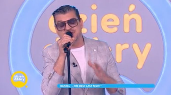 Danzel on stage of 'Dzień Dbory TZN' on the Polish TV channel.