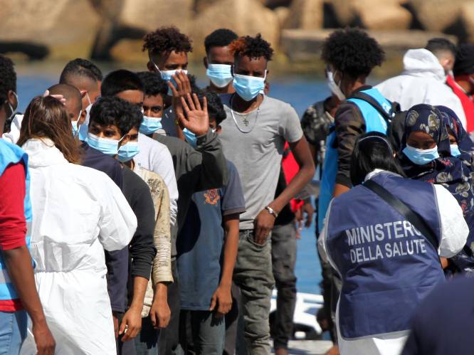 Opnieuw honderden bootmigranten aangekomen op Lampedusa