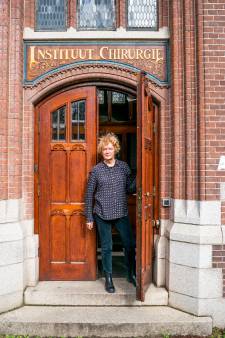 Een bijzondere gebouw op een ideale plek: de woning van Marjo staat te koop (en het is een verborgen parel)