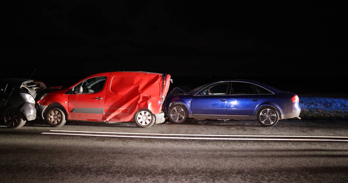 verkeerslichten staan er nauwelijks of het eerste ongeluk op weg kampen dronten is al een feit kampen destentor nl