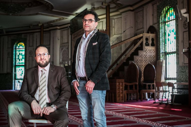 Nordine Taouil en Brahim Laytouss in de Grote Moskee Beeld BAS BOGAERTS