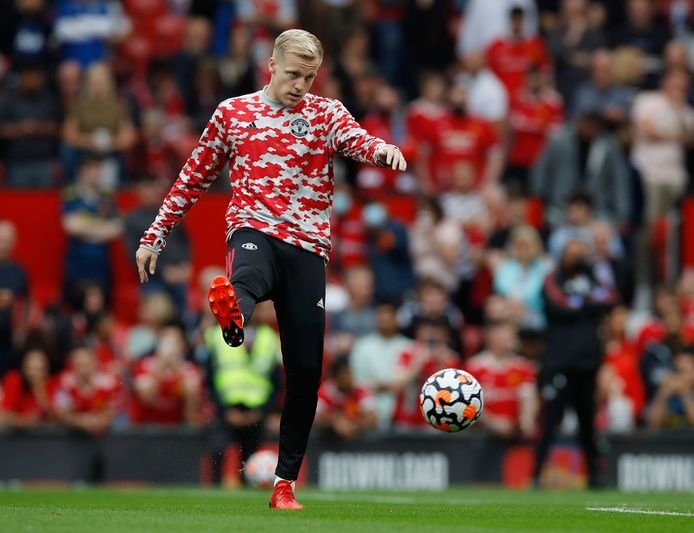 Donny van de Beek tijdens de warming-up.