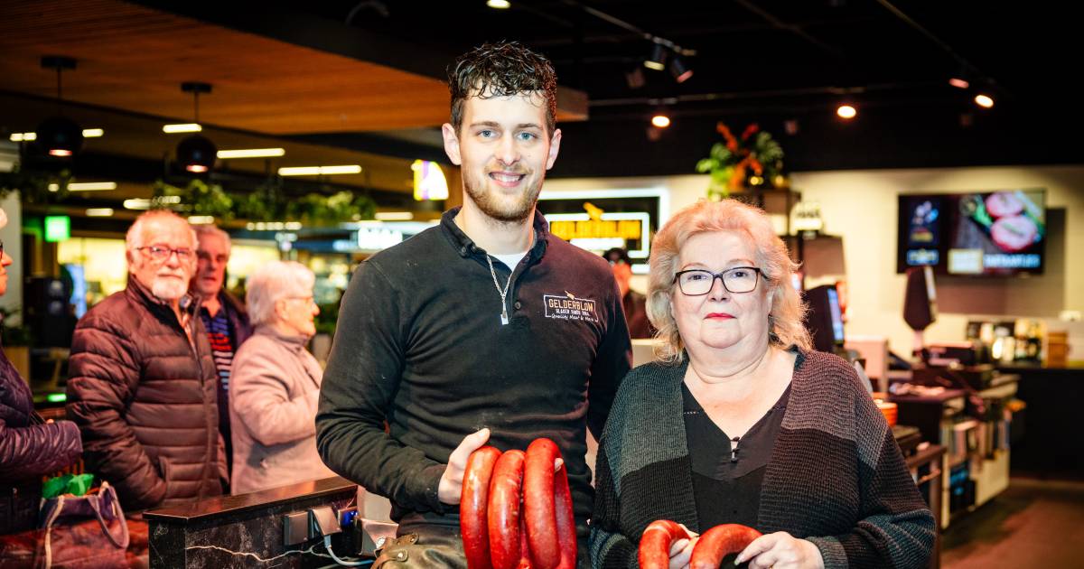 Slager Jakob (25) maakt vanaf nu weer dé paardenworst waar mensen voor omreden | Dordrecht