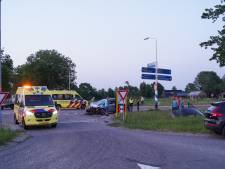 Forse aanrijding in Beek: auto belandt in sloot