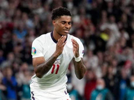 Britse premier Johnson: ‘Na online racisme kom je stadion niet meer in’