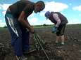 Oekraïense boeren blijven tijdens beschietingen gewoon groenten planten