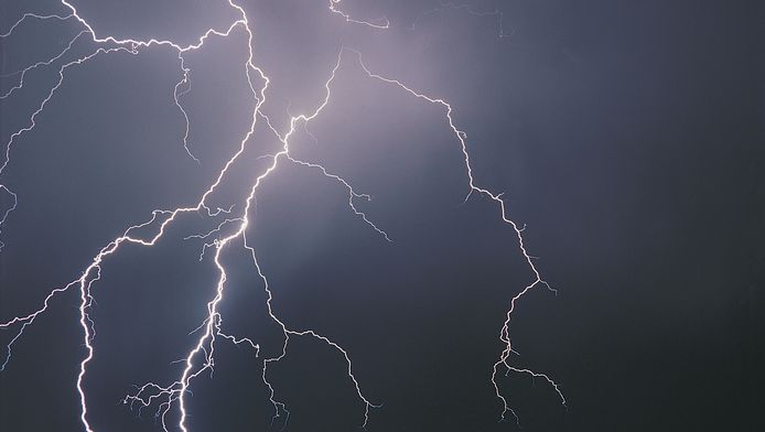 tips wat moet ik doen bij onweer en wat vooral niet default hln be