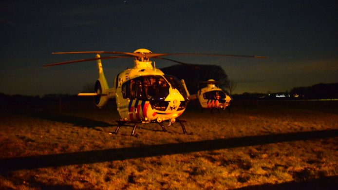 Er landden twee traumahelikopters.