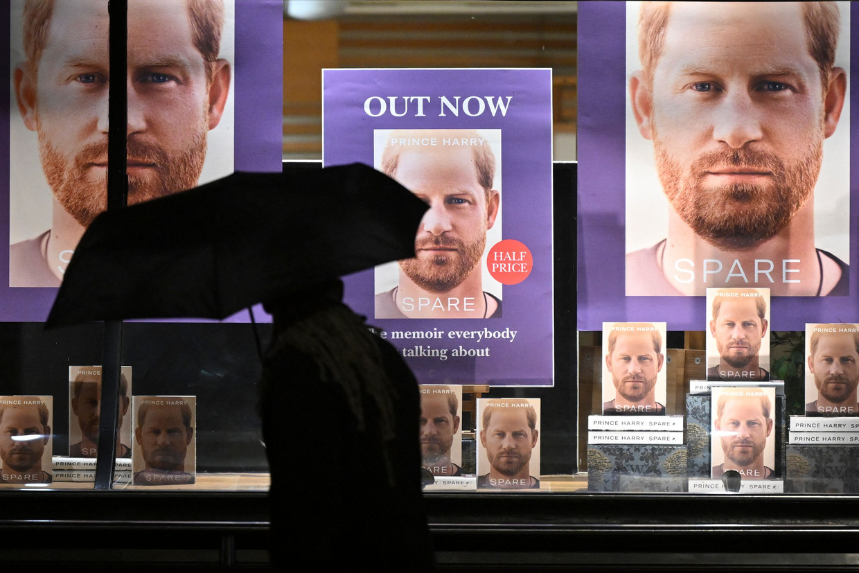 Especially for autobiography, some British bookstores have opened at midnight.  AFP photo