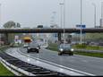 Het viaduct over de A4 op de N211 Wippolderlaan moet worden verbreed, vinden Rijkswaterstaat en de provincie Zuid-Holland. Het knelpunt zorgt voor opstoppingen in het Westland én op de A4.