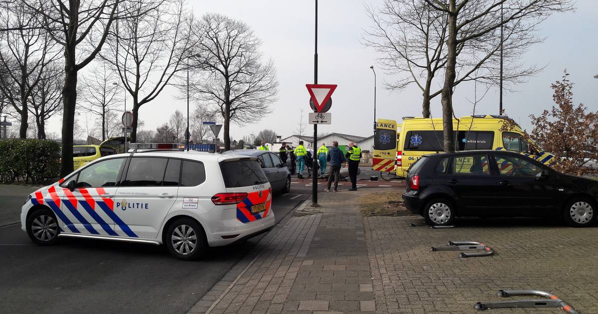 Weer scooterrijder gewond op Apeldoorns ongevallenkruispunt.