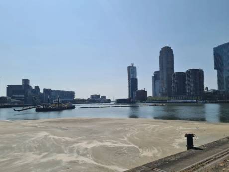 Politie waarschuwt om niet al op stadsstrand te komen: ‘Enorm gevaarlijk!’