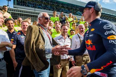 Red Bull-oprichter Mateschitz (78) overleden. De man die de rock-n-roll naar de F1 bracht en voorgoed een ander gezicht gaf