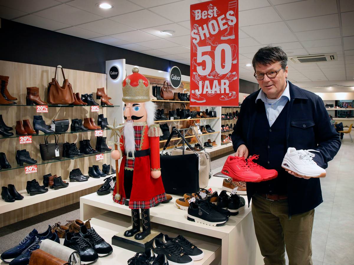 Van schoenen naar merkenverkoop Wilbert zag hoe de handel in schoeisel in 50 jaar tijd veranderde Struinen door de Streek AD