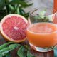 Is het gevaarlijk om je medicijnen in te nemen met grapefruitsap?