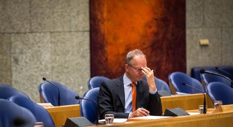 Minister Henk Kamp van Economische Zaken tijdens het debat over de gaswinning in Groningen. Beeld anp