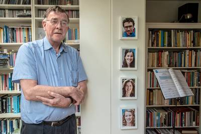 Pastoor heeft nu meer tijd voor de kleinkinderen, en de saxofoon: ‘Weer een late roeping’