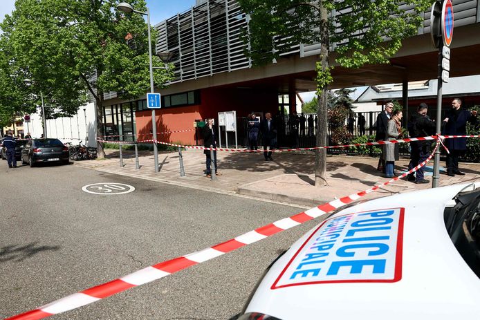 Voor deze school in de Franse gemeente Souffelweyersheim vond donderdag een steekpartij plaats.