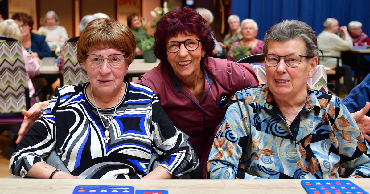 Hoe Rianne de ouderenzorg zag veranderen: ‘Ook als je iemand naar de wc helpt, kun je een grapje mak