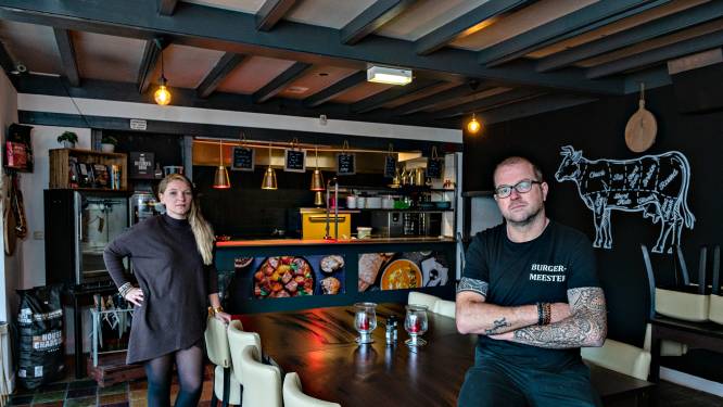 Klanten staan te springen om dikke burger met loaded fries, maar grill van dit vleesrestaurant brandt niet