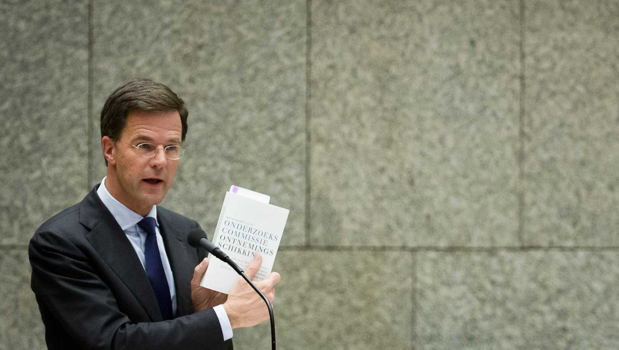 Premier Mark Rutte tijdens het debat in de Tweede Kamer over het rapport van de Onderzoekscommissie Ontnemingsschikking over de Teeven-deal. Beeld anp