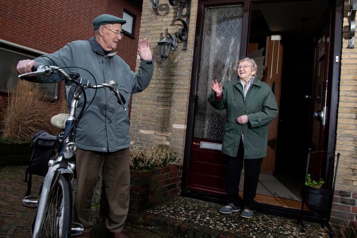 Gerrit en Derkje uit Heino worden komend weekend samen 200 jaar. Hij is 99, zij wordt 101.