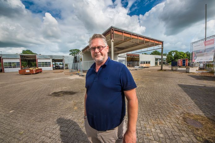 Jaap Besteman trekt met zijn bedrijf in het al jaren leegstaande pand aan de Plesmanweg.