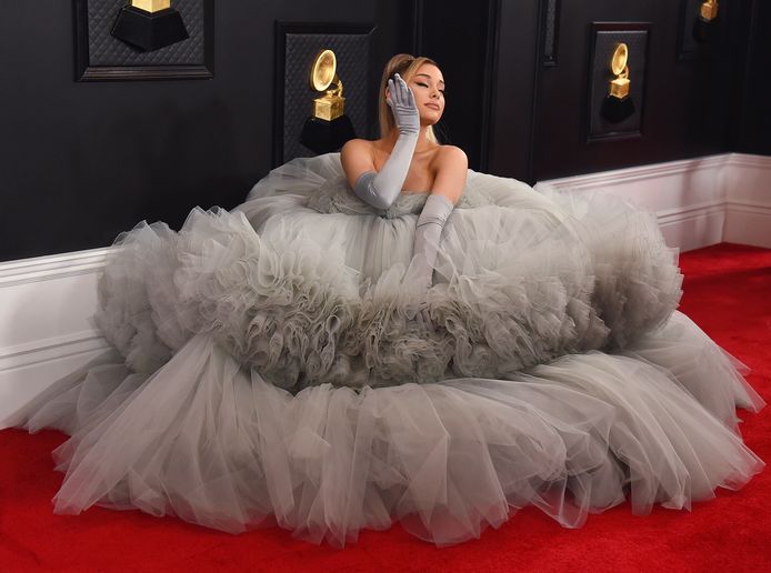 Vrienden Ariana Grande Reageren Dolblij Op Nieuws Over Verloving Met Dalton Gomez Show Ad Nl