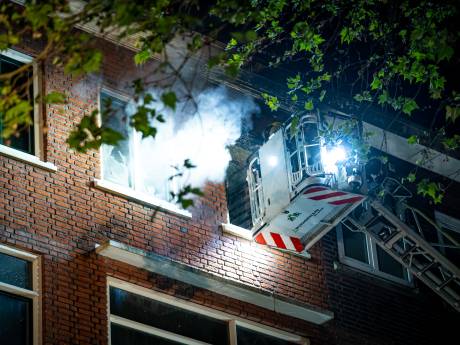 Brand in woning Rotterdam-Zuid, meerdere huizen ontruimd

