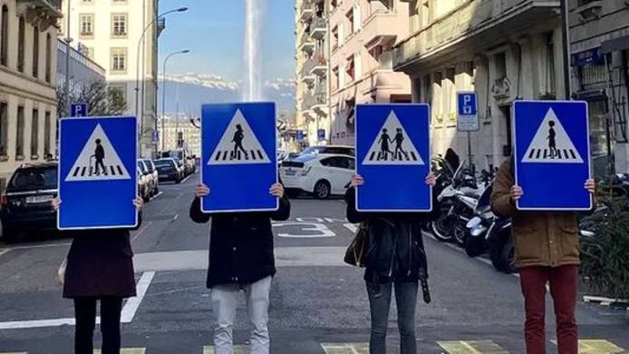 Meer vrouwen op verkeersborden in Genève.