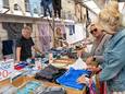 Marco en Ludia van Ginneken stoppen met hun textielkraam Marcotex. 30 Juni staan ze voor het laatst met hun kraam op de markt in Breda.