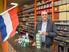 Geen 27, maar 12 euro voor een pak shag: Nederlanders halen net over de grens ‘winkelkarren vol tabak’