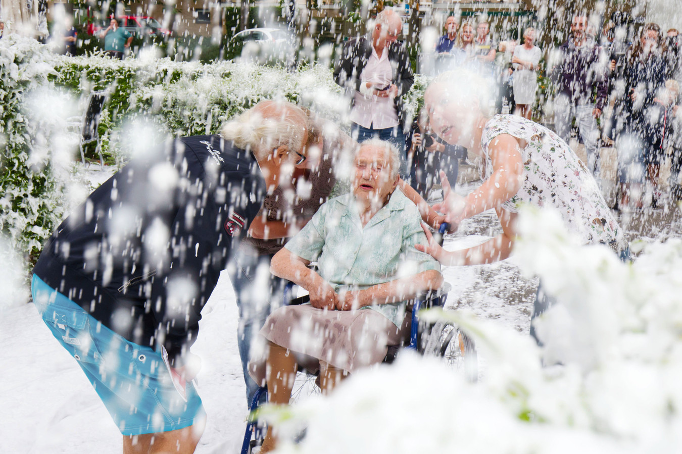 Sneeuw zien was de laatste wens van de 104-jarige Lily van Aarem.