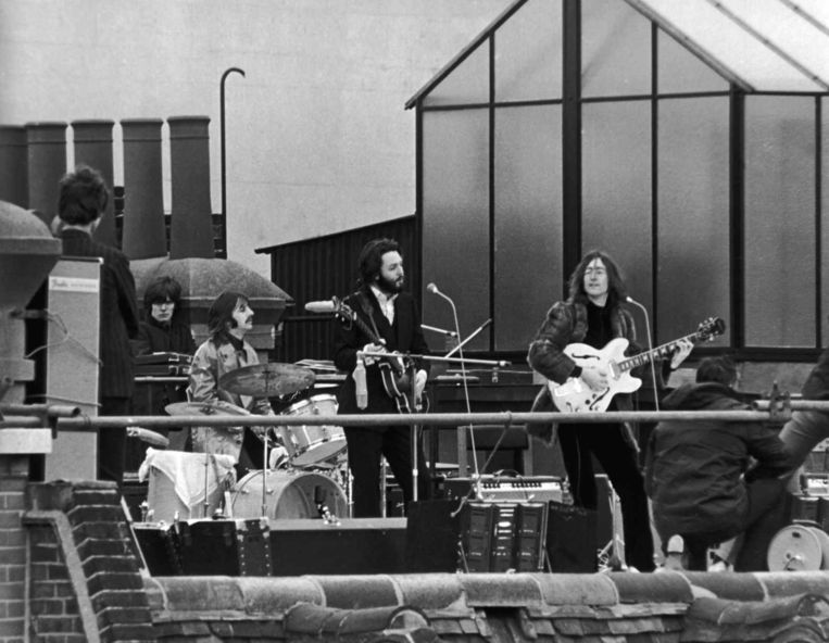 Optreden op het dak van de Apple-studio op 30 januari 1969. Beeld  