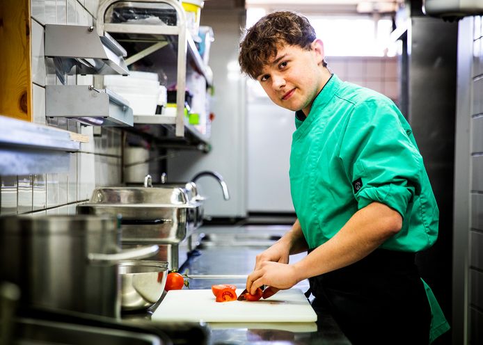 Reno in de keuken van OnS Proeflokaal.