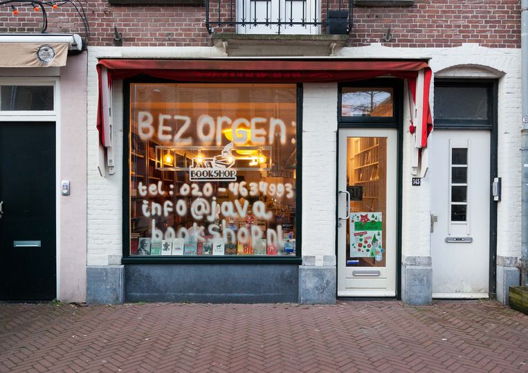 De Java Bookshop heeft uit nood een bezorgservice in het leven geroepen.  Beeld Nina Schollaardt
