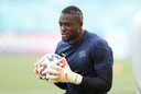 Yvon Mvogo is reserve-goalie bij Zwitserland tijdens het EK.