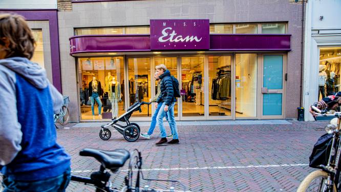 Miss Etam en Steps staan door geruzie weer op omvallen