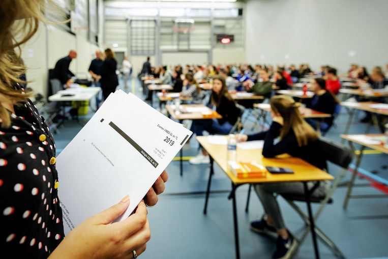 ‘Examens gaan door, extra onvoldoende moet leerlingen aan diploma helpen’