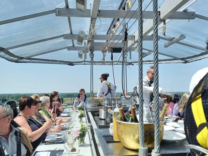 GETEST. Dineren op 50 meter hoogte: “Bijzondere ervaring, maar je kijkt best wel niet loodrecht naar beneden”